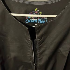 Brand new wonderwink lab jacket nwt in package just took out to photograph